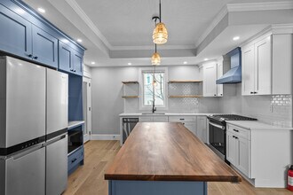 20 Summer St, Unit 1 in Newport, RI - Foto de edificio - Building Photo