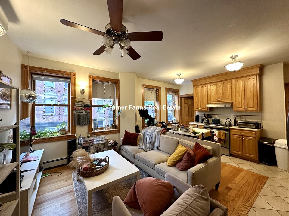 65 Phillips St, Unit 1 in Boston, MA - Building Photo