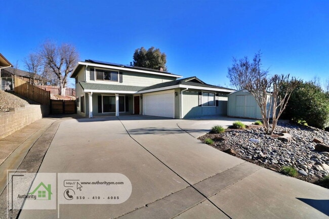 251 Kamp Way in Redding, CA - Building Photo - Building Photo