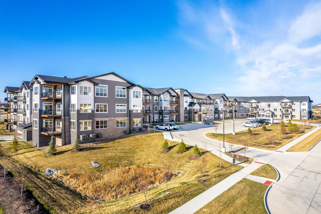 Aventura in West Des Moines, IA - Foto de edificio