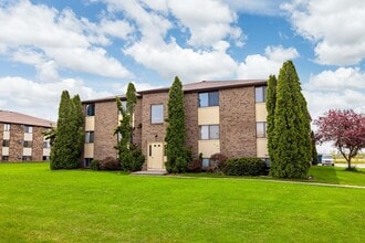 Maplewood Apartments in Lockport, NY - Building Photo - Building Photo