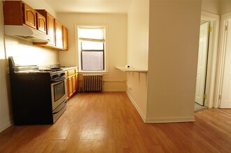 37-12 61st St-Unit -2FL in Queens, NY - Building Photo - Building Photo