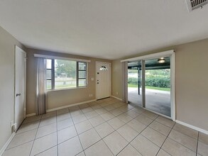 6150 George Wood Ln W in Jacksonville, FL - Foto de edificio - Building Photo