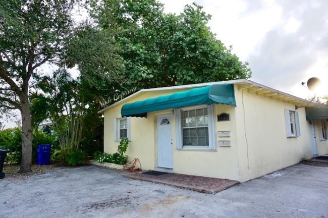 1421 N Andrews Ave