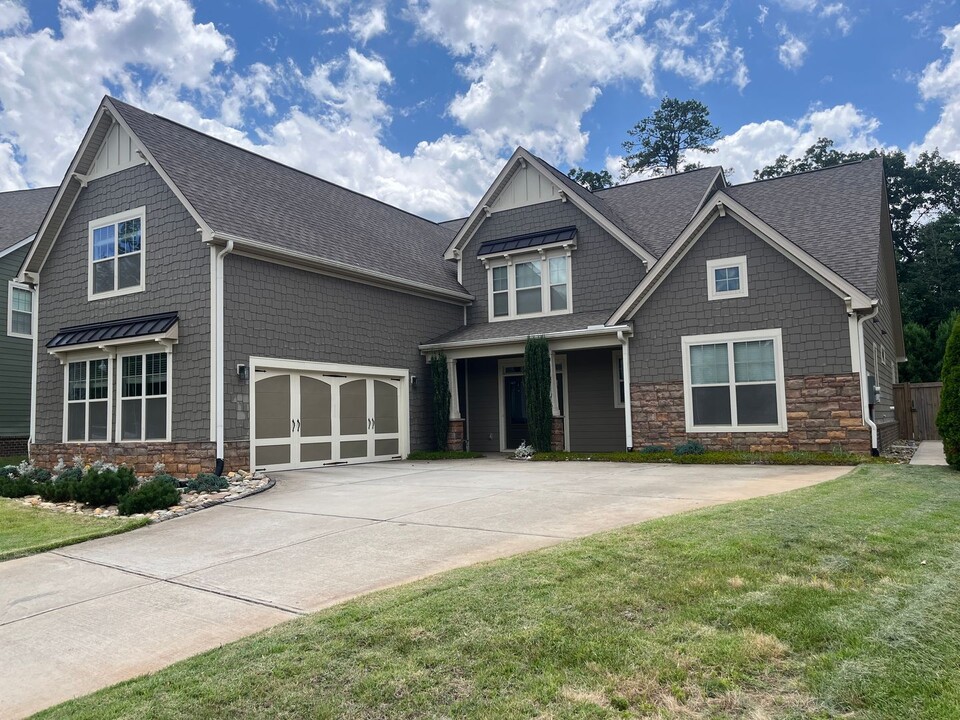 302 Glencairn Ct in Simpsonville, SC - Building Photo