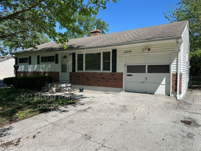 10809 Ewing Ave in Kansas City, MO - Building Photo - Building Photo