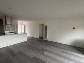 8632 Sunset Ave in Fair Oaks, CA - Foto de edificio - Building Photo