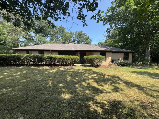 property at 805 Blackhawk Ln