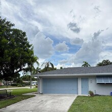 4073 Lakespur Cir S in Palm Beach Gardens, FL - Building Photo - Building Photo