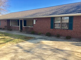 3009 N Anthony Ct in Huntingburg, IN - Building Photo