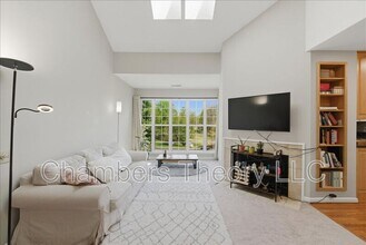12006 Golf Ridge Ct in Fairfax, VA - Building Photo - Building Photo