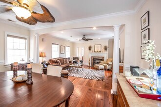175 Wentworth St, Unit B in Charleston, SC - Building Photo - Building Photo