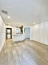 111 NW 7th Ave, Unit 1 in Dania Beach, FL - Building Photo - Building Photo