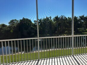 14831 Park Lake Dr in Ft. Myers, FL - Foto de edificio - Building Photo