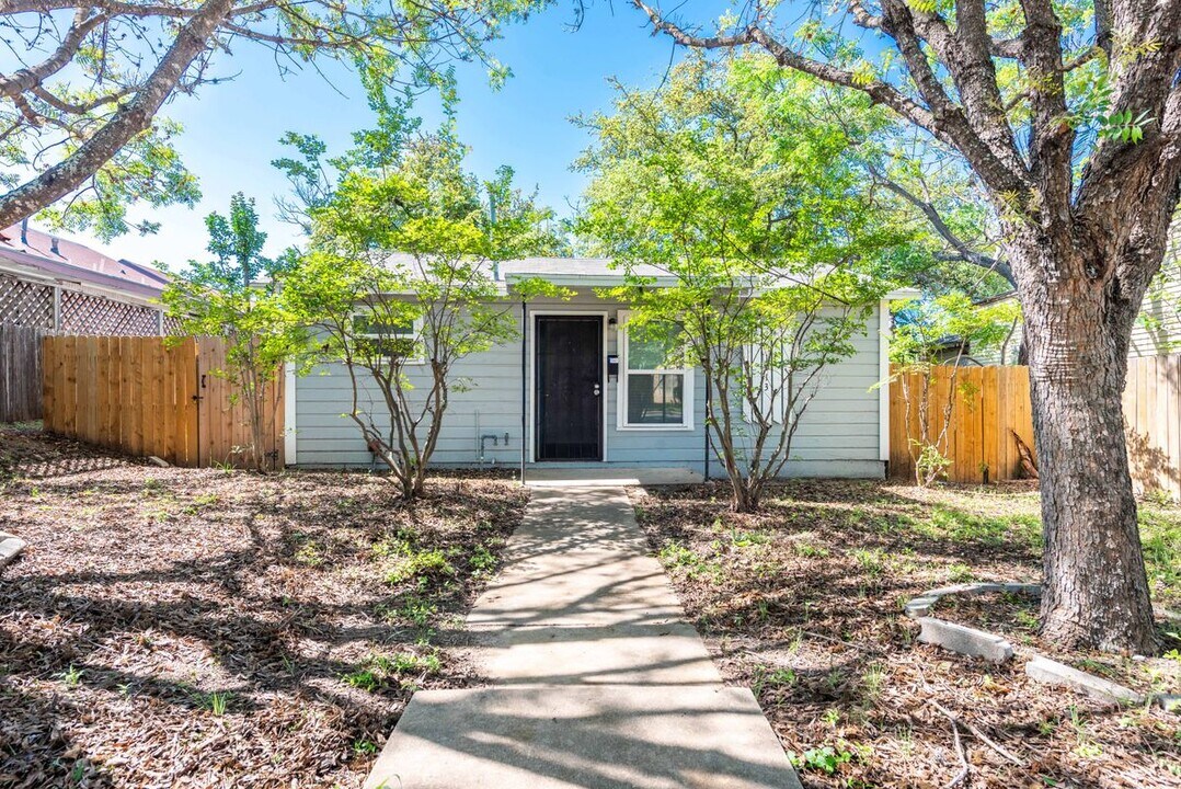 1013 E 10th St in Austin, TX - Building Photo