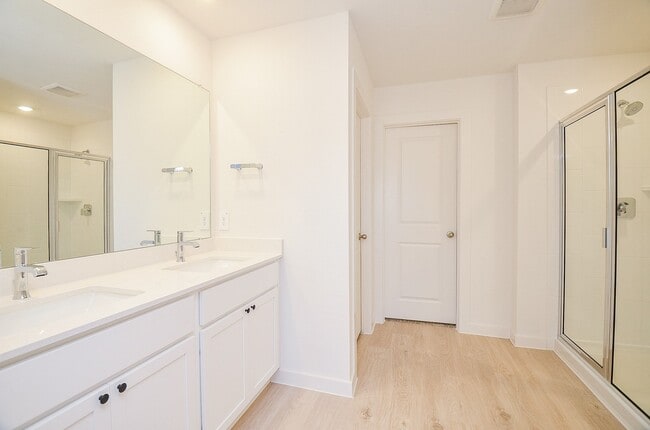 property at 31134 Royal Acrs Ct