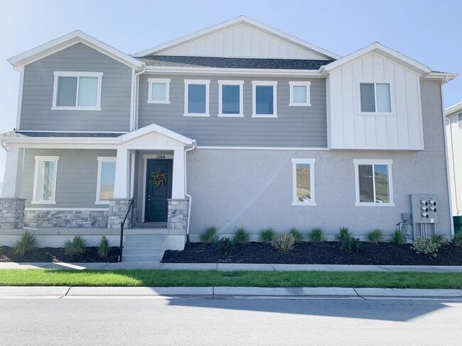 property at 1264 W Cinch Way