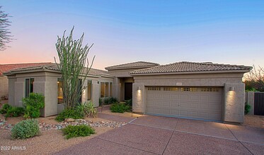 11239 E Southwind Ln in Scottsdale, AZ - Foto de edificio - Building Photo