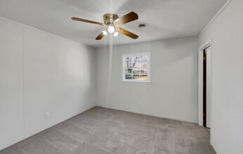 225 Griffin Park Rd in Griffin, GA - Building Photo - Building Photo