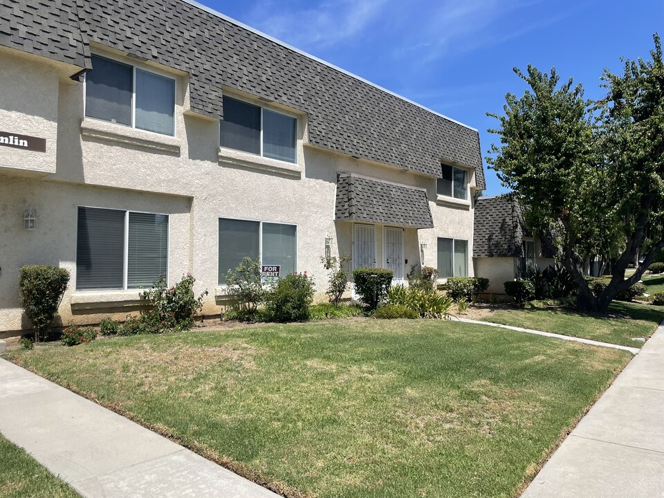 19041 Hamlin St in Reseda, CA - Foto de edificio