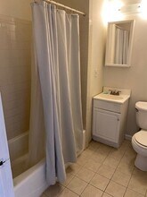 26 Maverick St, Unit 2 in Boston, MA - Foto de edificio - Building Photo