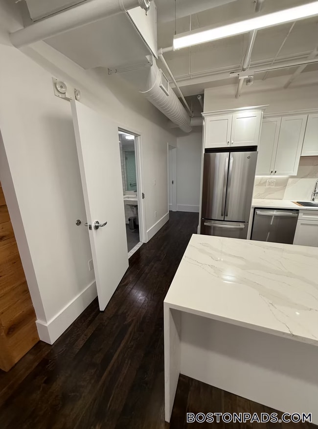 190 High St, Unit 5 in Boston, MA - Foto de edificio - Building Photo