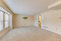 8059 Hetz Dr in Cincinnati, OH - Building Photo - Building Photo