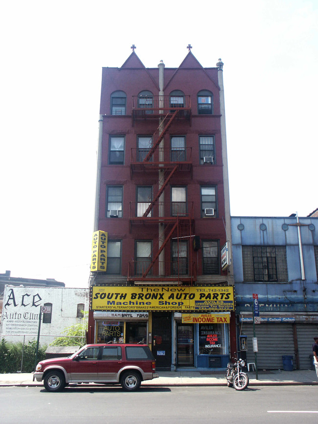 3221 3rd Ave in Bronx, NY - Building Photo - Building Photo