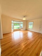 12192 W Sunset Blvd, Unit 12192 in Los Angeles, CA - Building Photo - Building Photo