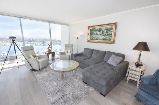 1730 Avenida Del Mundo in Coronado, CA - Building Photo - Building Photo