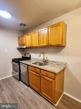 11915 Parklawn Dr in North Bethesda, MD - Building Photo - Building Photo