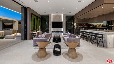 9607 Highridge Dr in Beverly Hills, CA - Building Photo - Building Photo