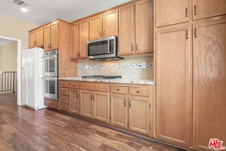 387 Westlake Vista Ln in Thousand Oaks, CA - Building Photo - Building Photo