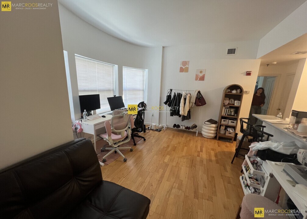 644 Beacon St, Unit 602 in Boston, MA - Foto de edificio