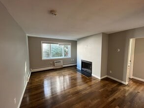 40 Evergreen St, Unit 50-28 in Boston, MA - Foto de edificio - Building Photo
