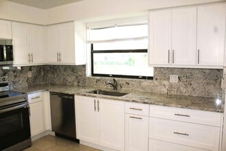 9910 Orchid Tree Trail in Boynton Beach, FL - Building Photo - Building Photo