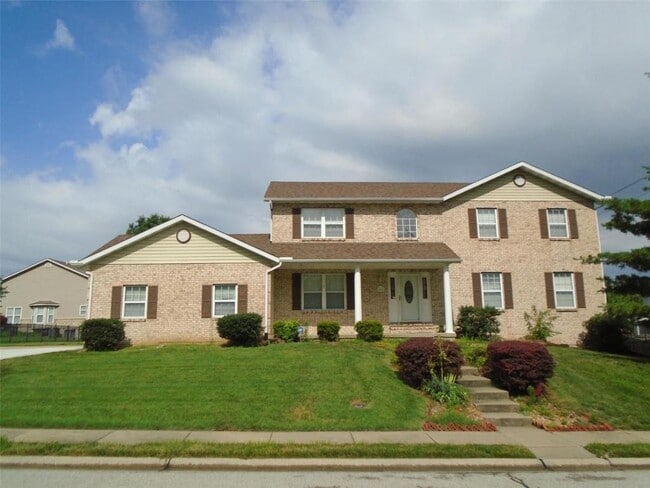 property at 805 Victoria Ln