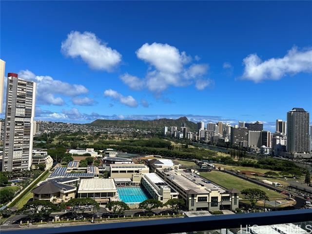 555 University Ave in Honolulu, HI - Building Photo - Building Photo