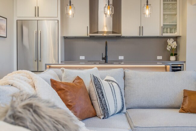 738 S Galena St in Aspen, CO - Building Photo - Building Photo