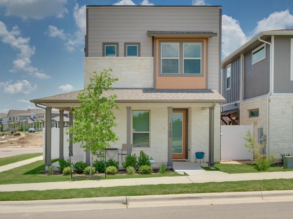 7700 Dylan Dr in Austin, TX - Building Photo