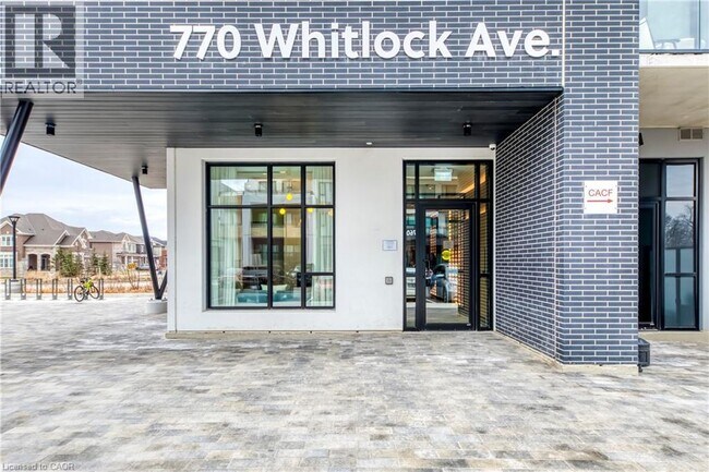 770 Whitlock Ave in Milton, ON - Building Photo - Building Photo