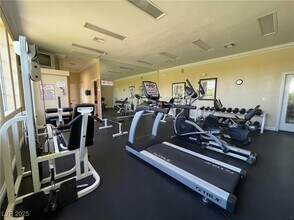 10217 King Henry Ave in Las Vegas, NV - Building Photo - Building Photo