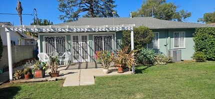 6916 Murietta Ave in Van Nuys, CA - Building Photo - Building Photo