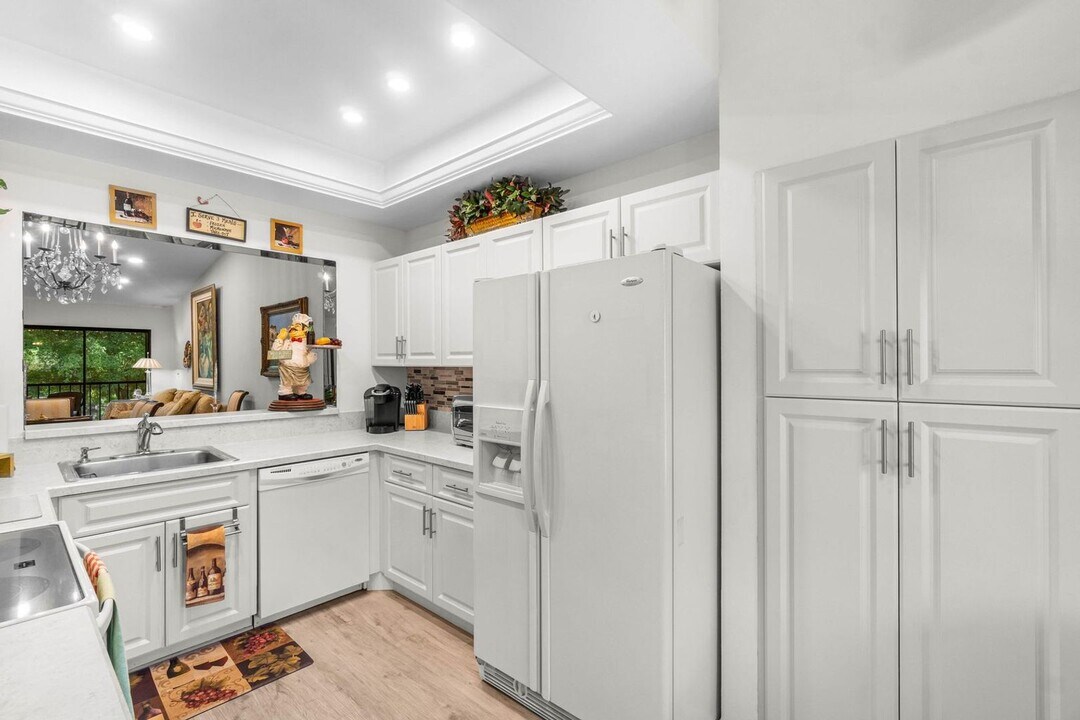 5087 Oakhill Ln in Delray Beach, FL - Building Photo