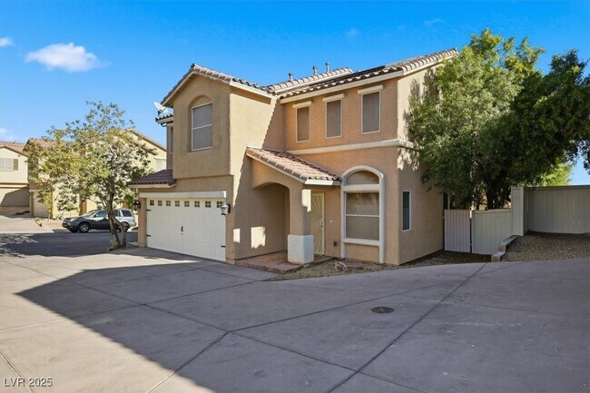 10457 Chrisman Ave in Las Vegas, NV - Building Photo - Building Photo