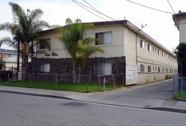 Twin Palms in Inglewood, CA - Building Photo - Building Photo