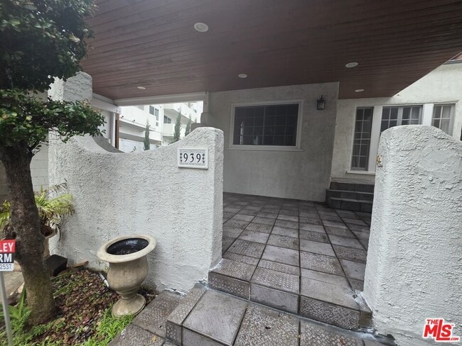 939 S Ogden Dr in Los Angeles, CA - Building Photo - Building Photo