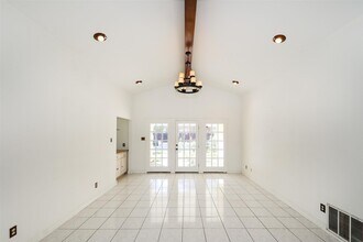 1014 King Ln in Laredo, TX - Building Photo - Building Photo