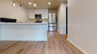 950 Lighthouse Ave in Pacific Grove, CA - Building Photo