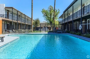 Northern Edge in Phoenix, AZ - Building Photo